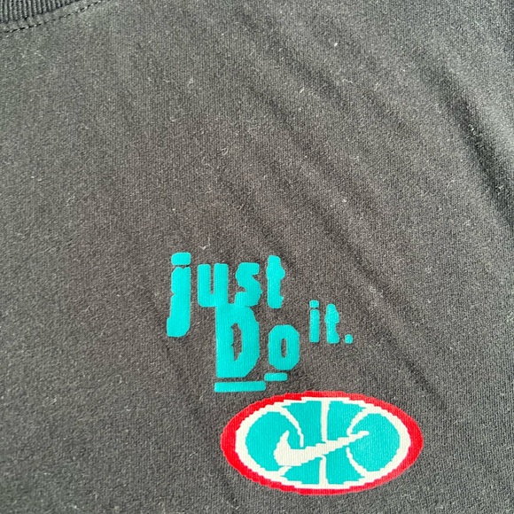 Nike Tee - Picture 2 of 3